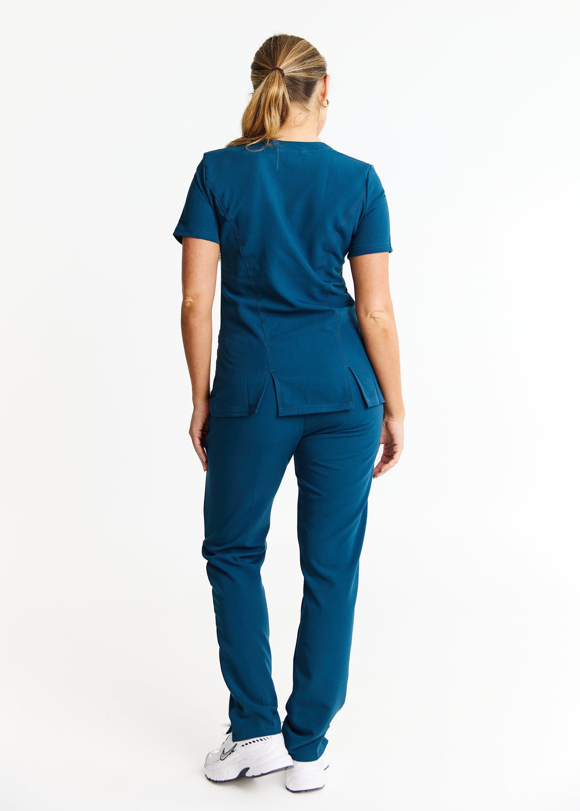 Luna - Slim Fit Scrub Top