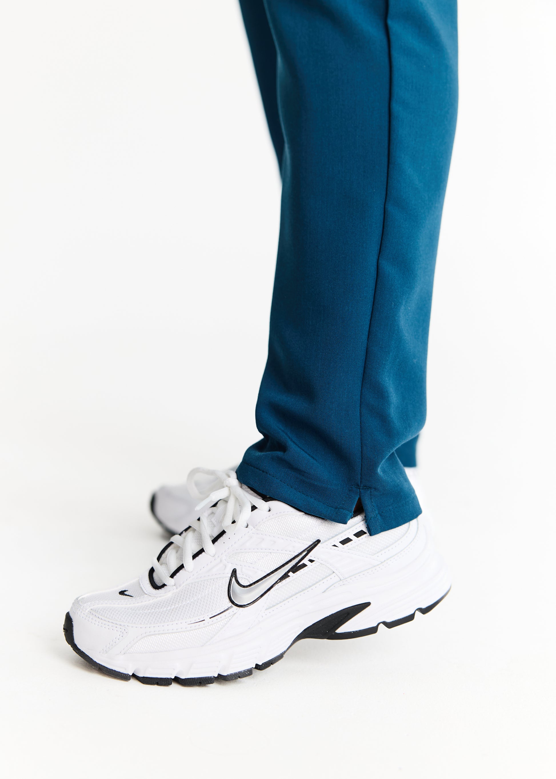 Venus - Slim Straight Leg Pant