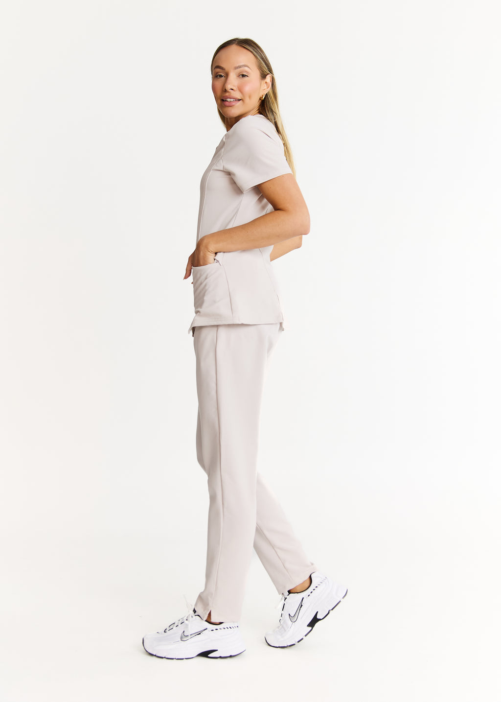 Luna - Slim Fit Scrub Top