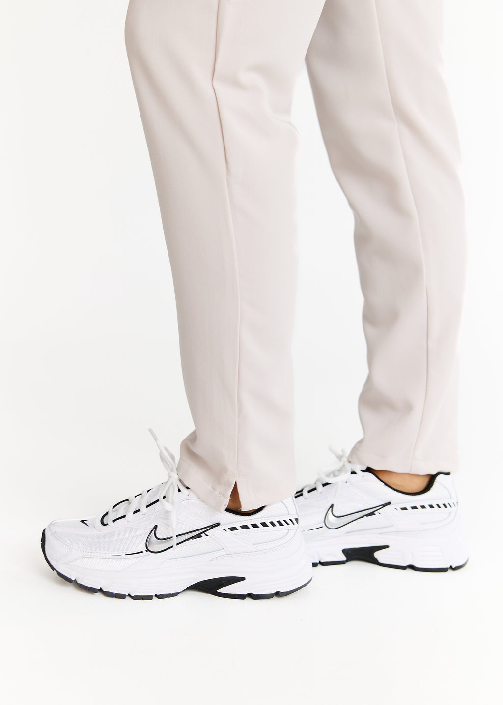 Venus - Slim Straight Leg Pant