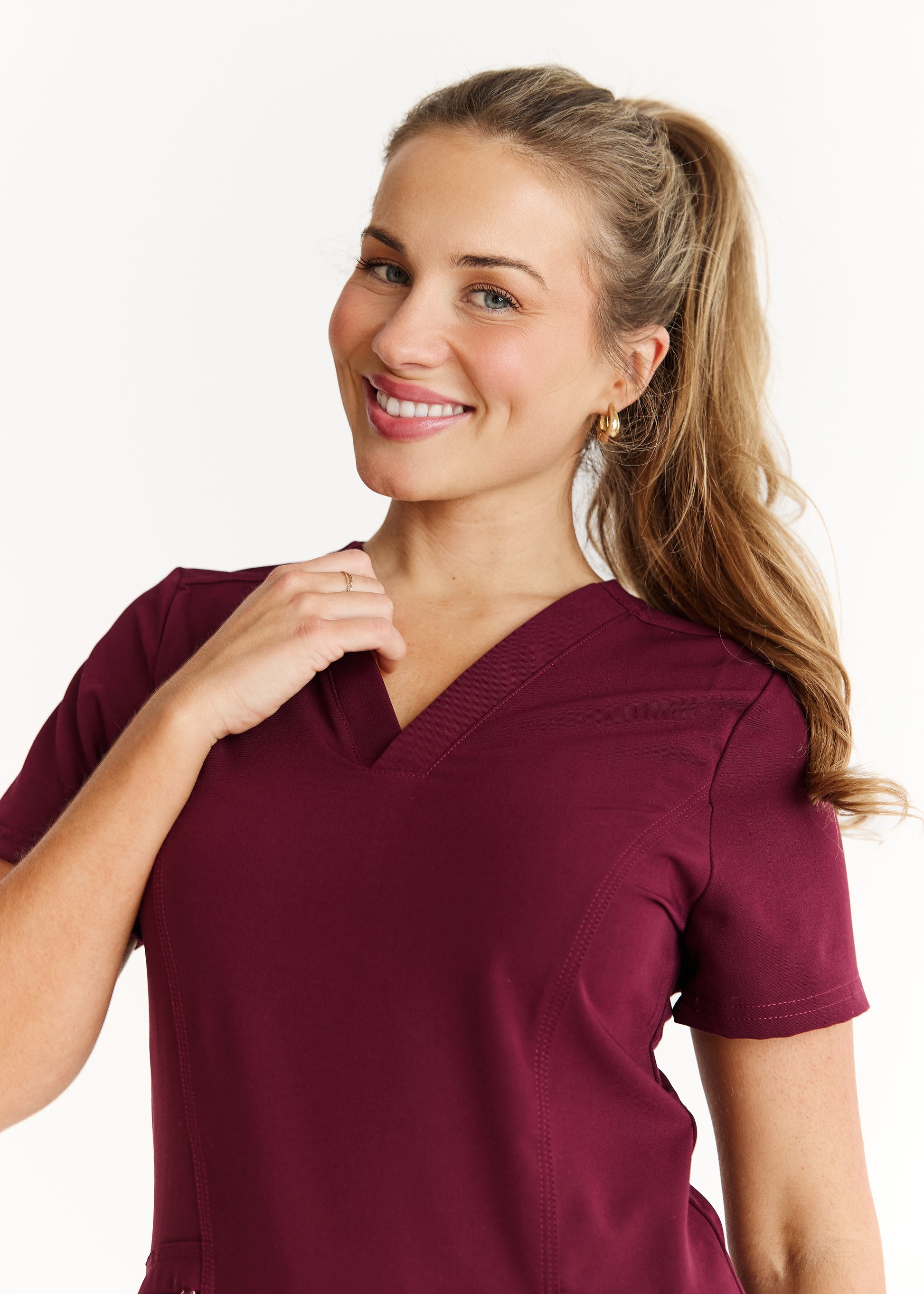 Luna - Slim Fit Scrub Top