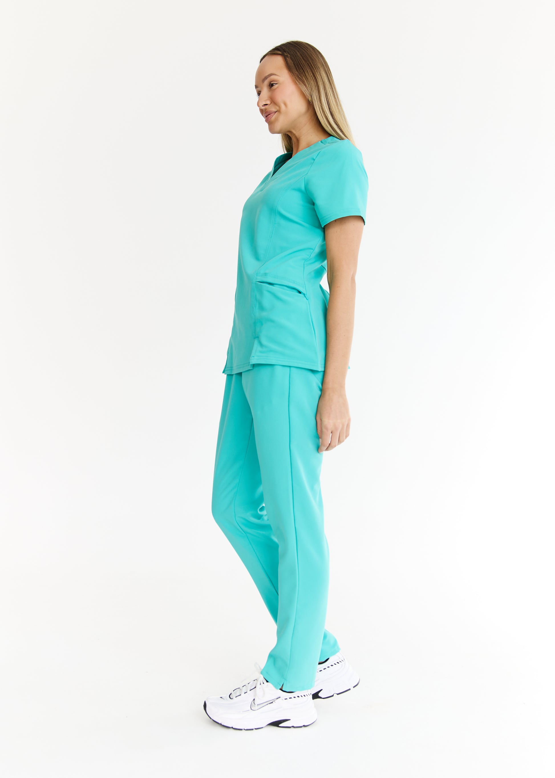 Luna - Slim Fit Scrub Top