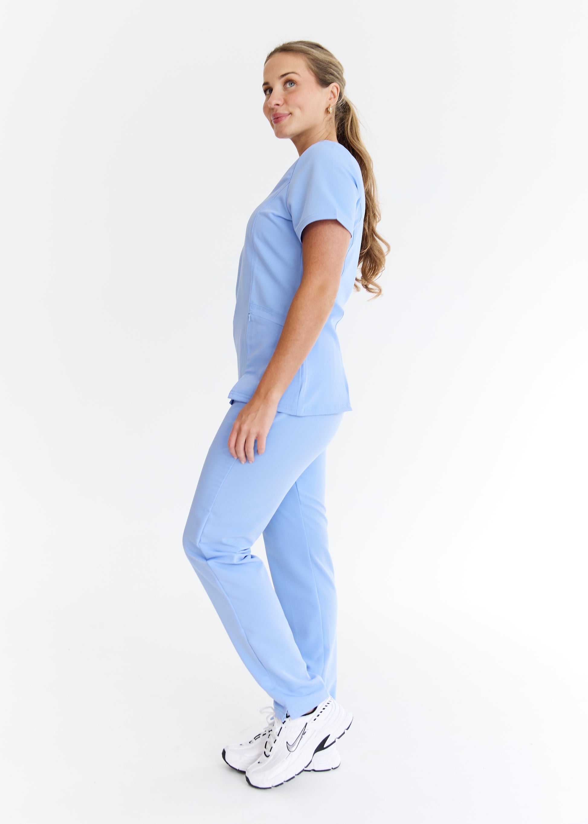 Luna - Slim Fit Scrub Top