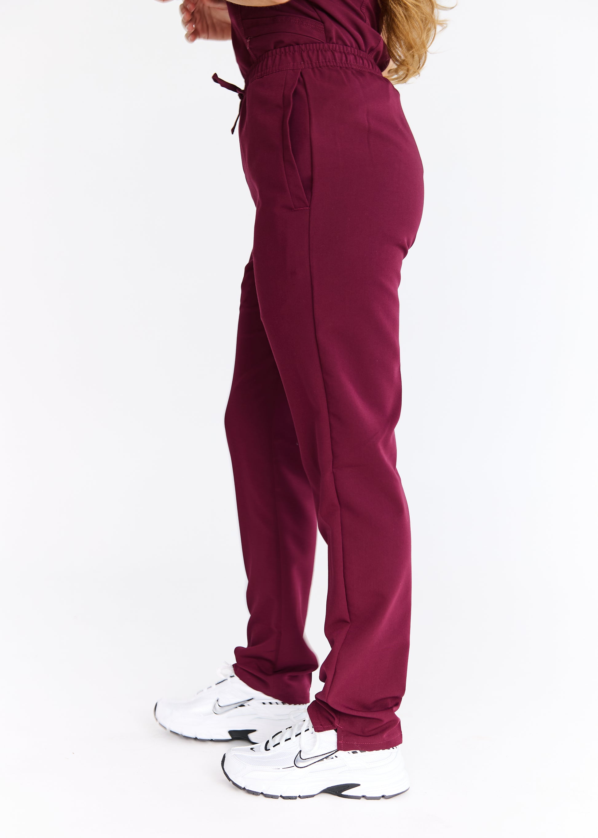 Venus - Slim Straight Leg Pant