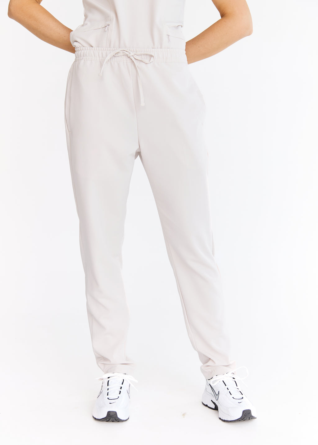 Venus - Slim Straight Leg Pant
