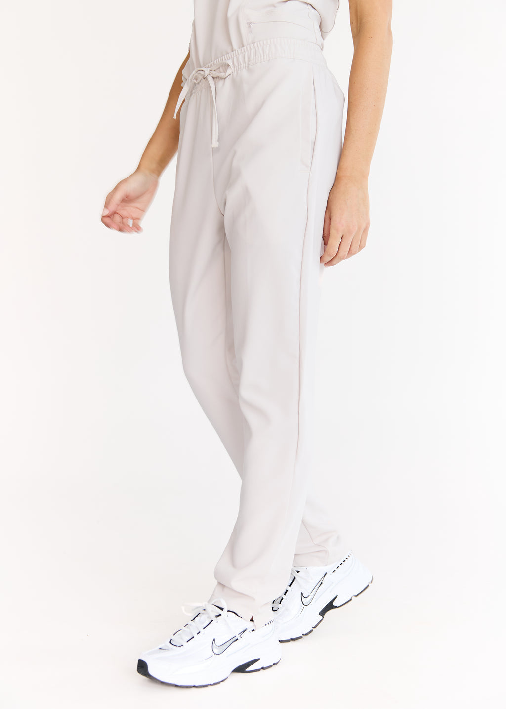Venus - Slim Straight Leg Pant