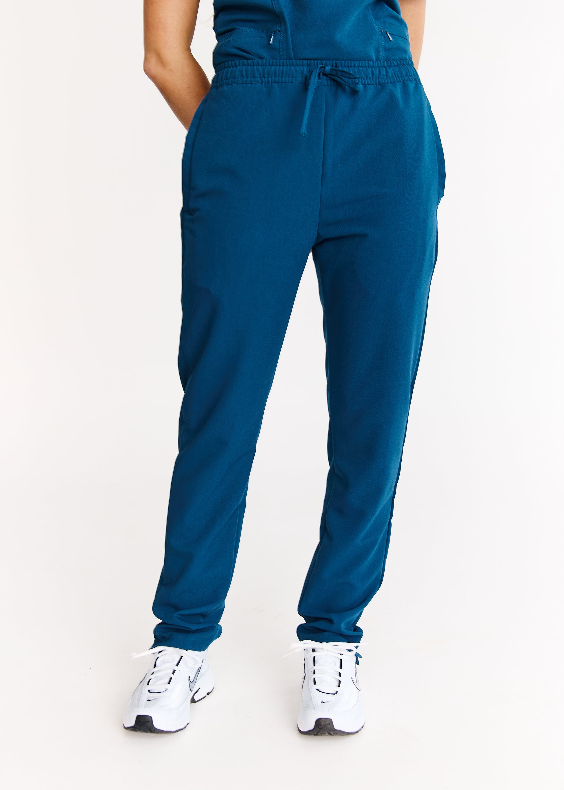 Venus - Slim Straight Leg Pant