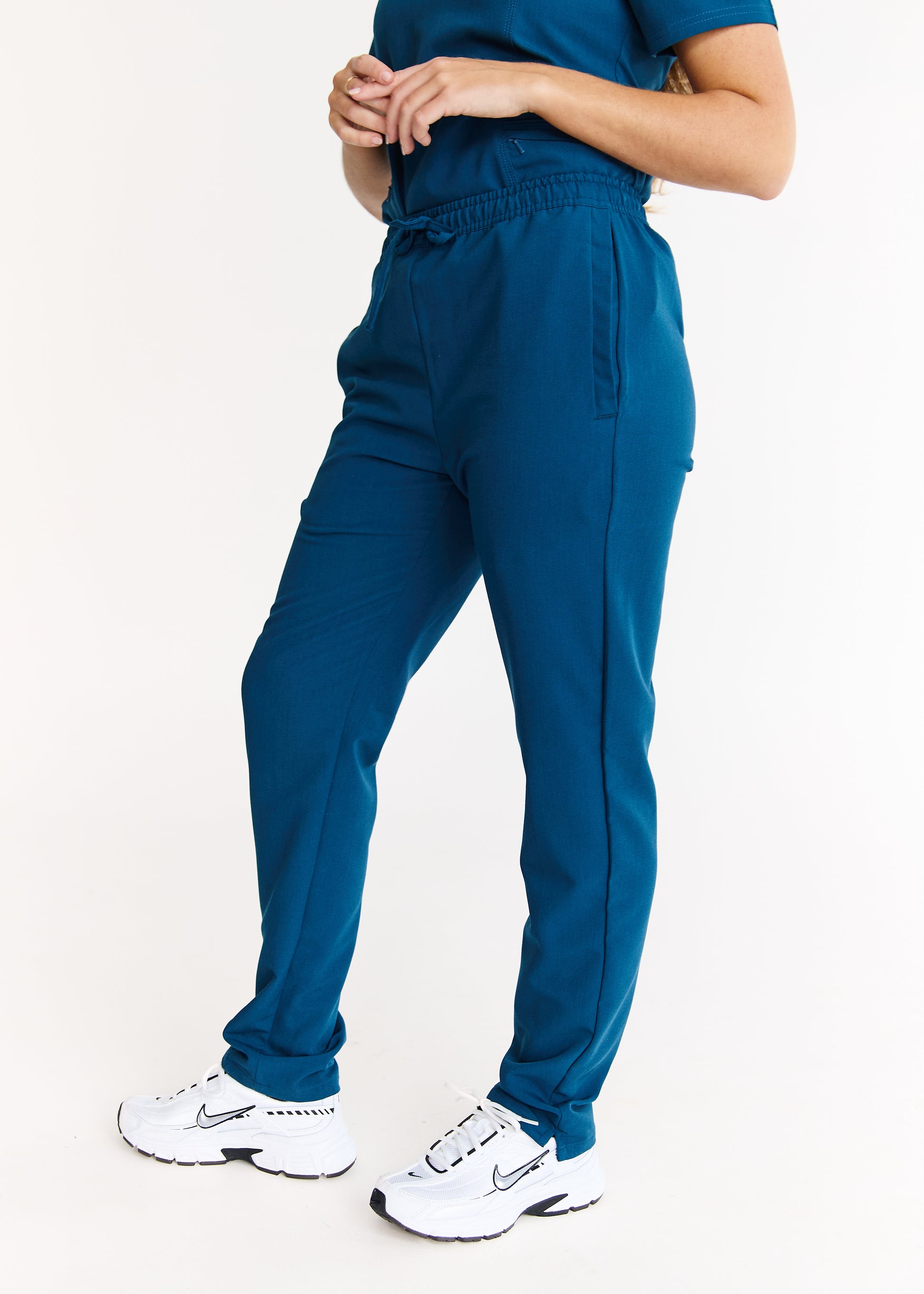 Venus - Slim Straight Leg Pant