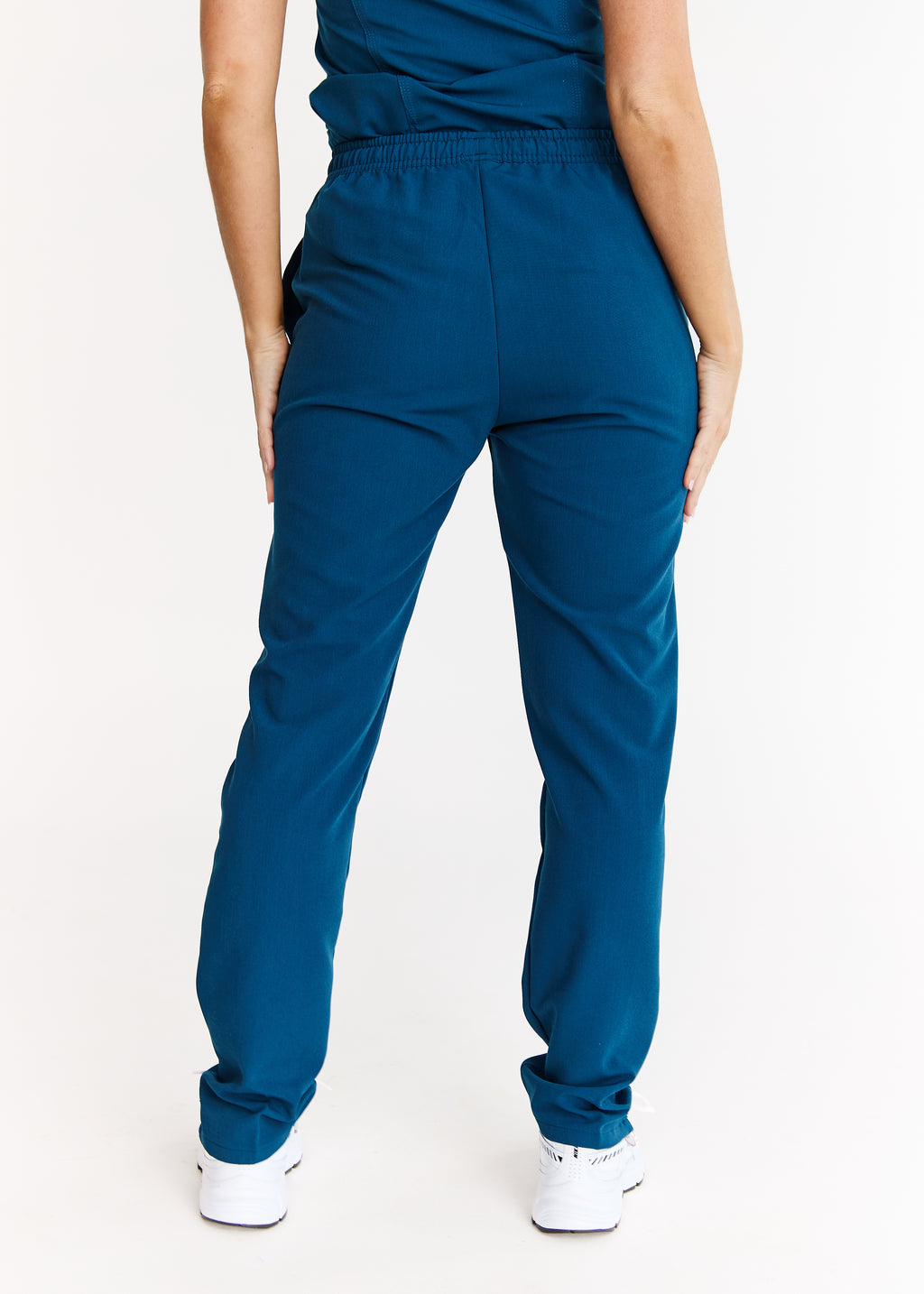 Venus - Slim Straight Leg Pant