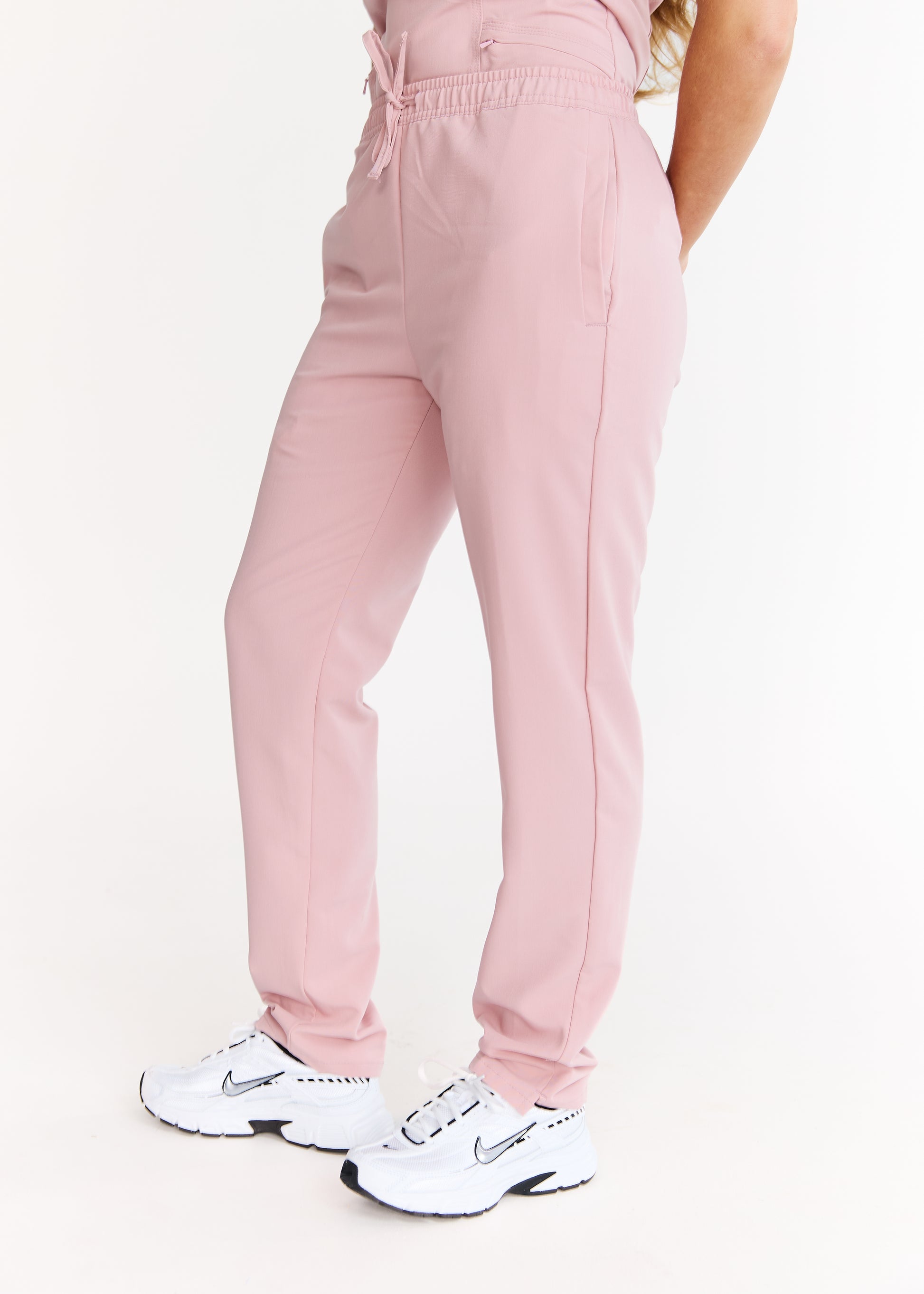 Venus - Slim Straight Leg Pant