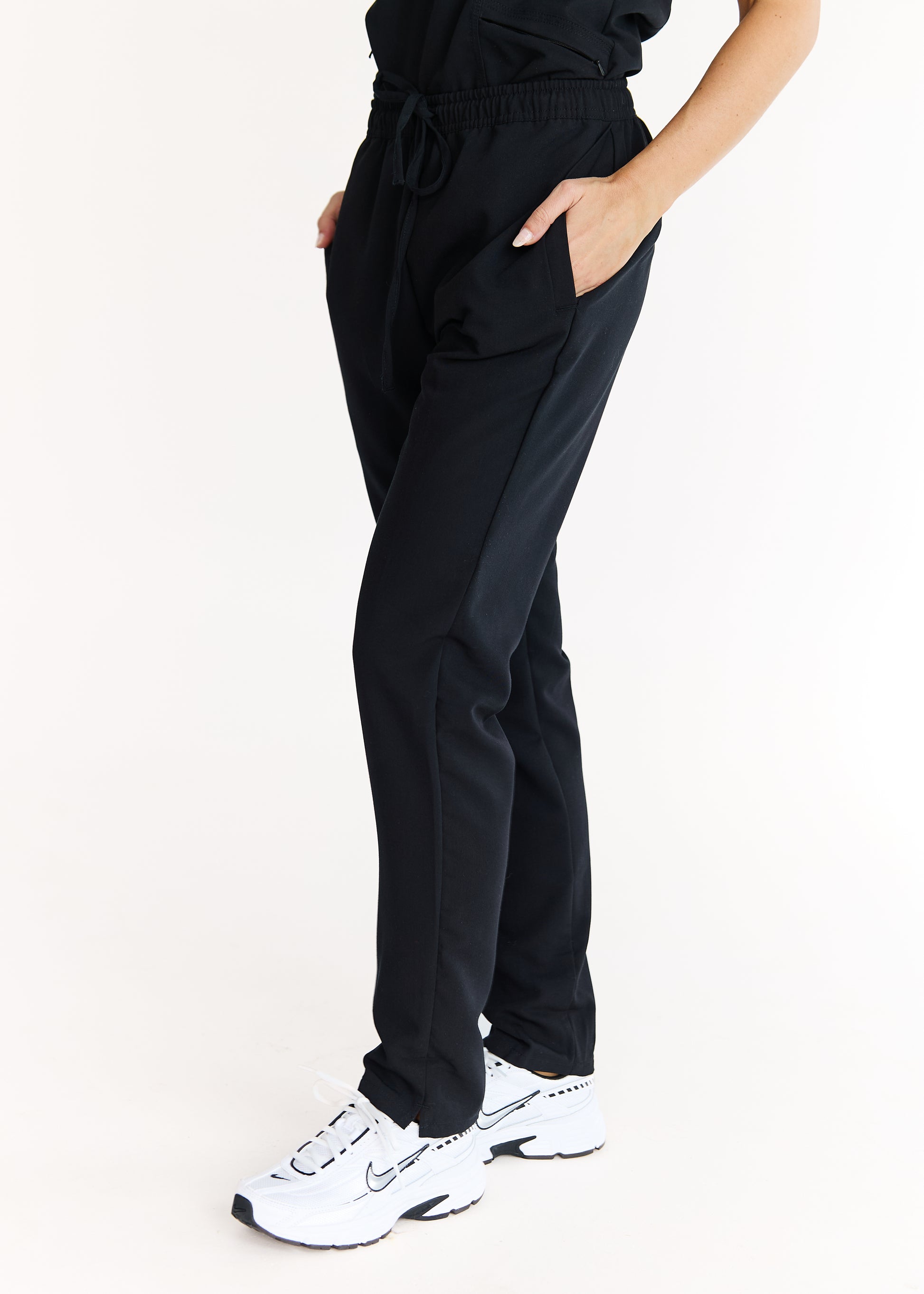 Venus - Slim Straight Leg Pant