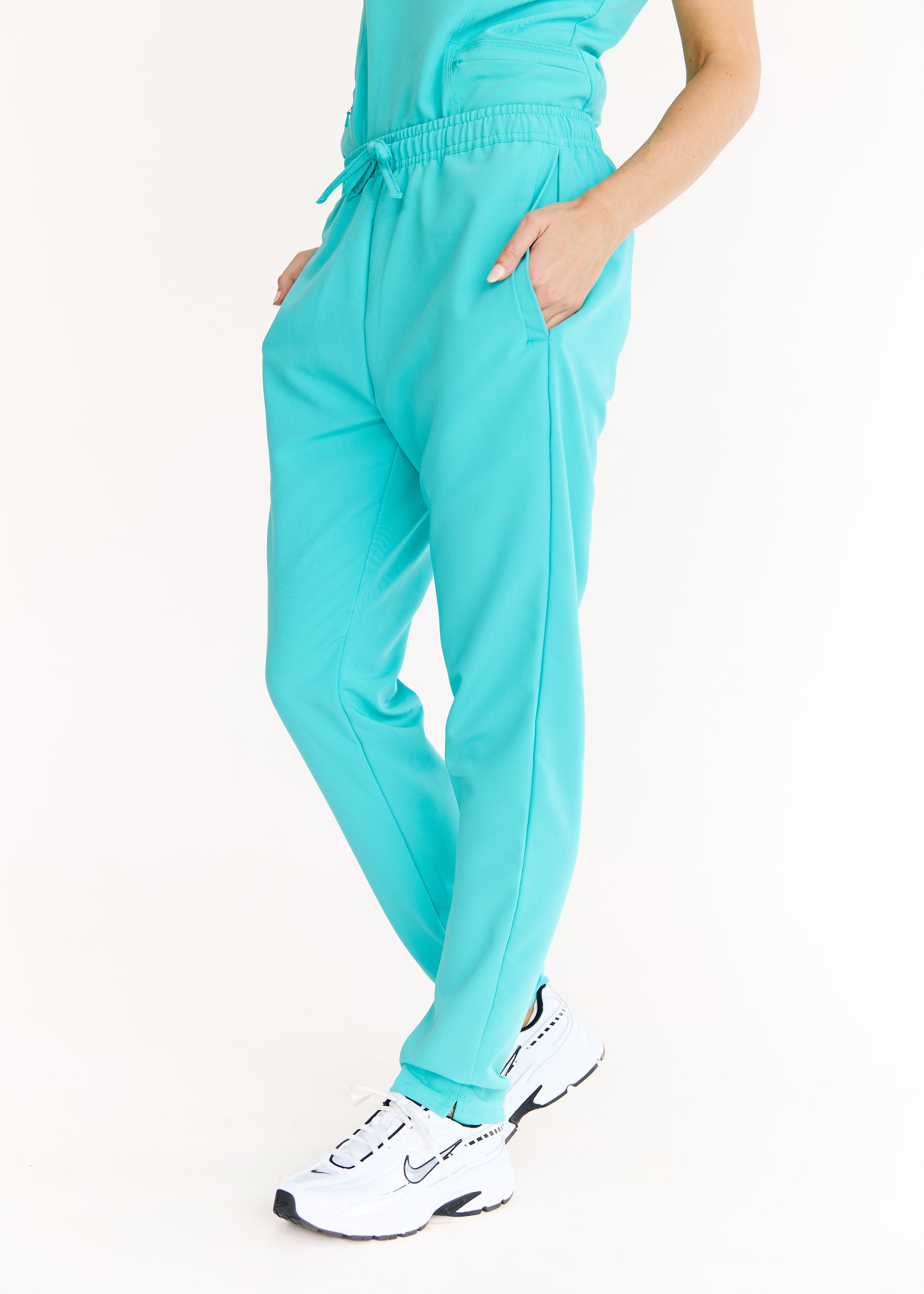 Venus - Slim Straight Leg Pant