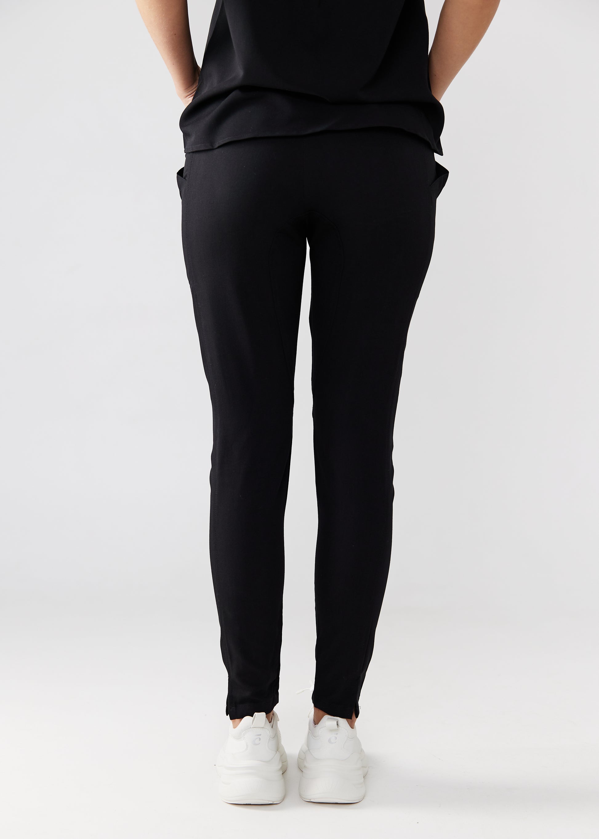 Byron - Slim Leg Pant