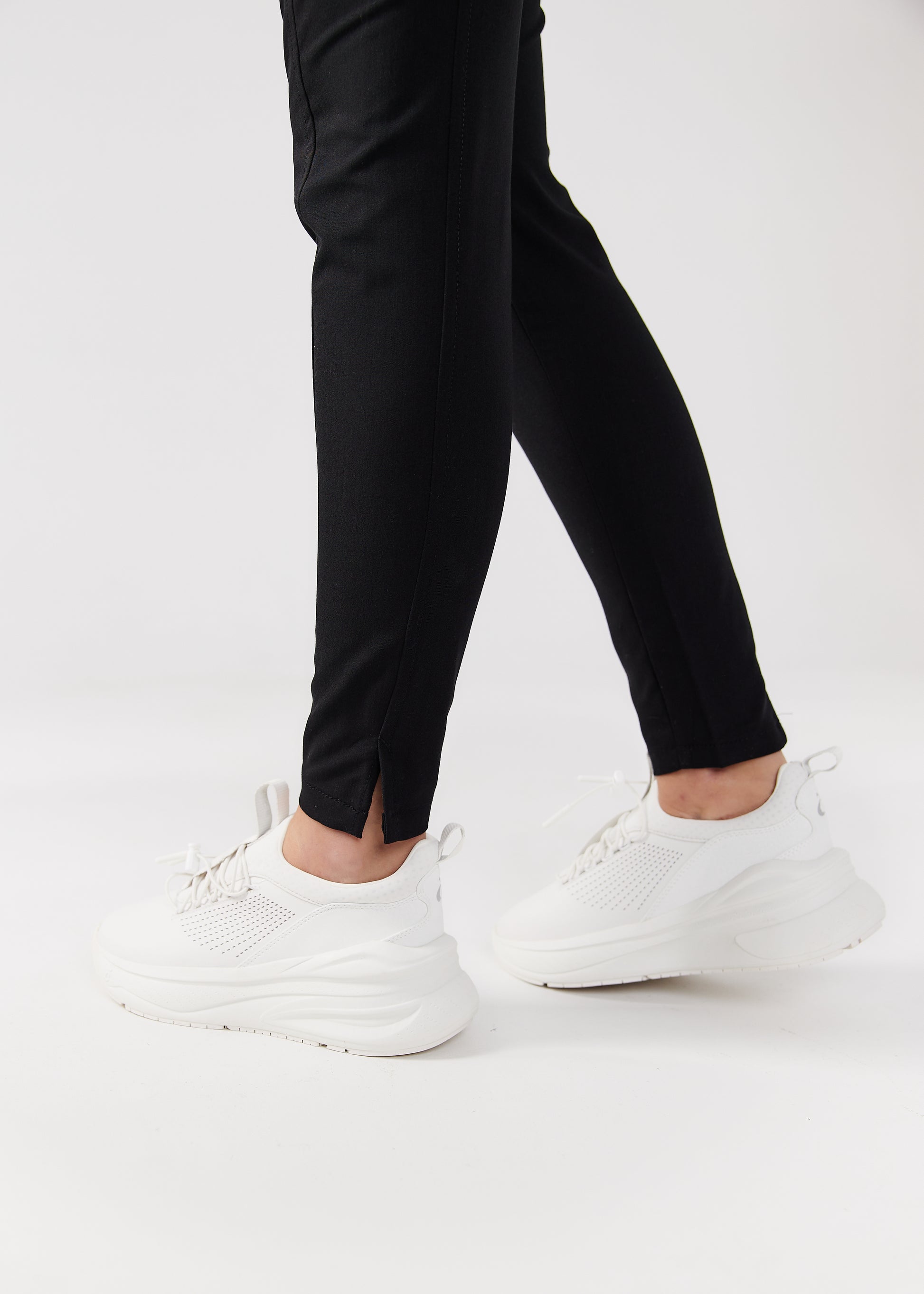 Byron - Slim Leg Pant